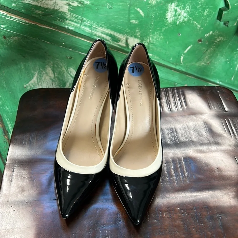 BCBG Generation Black and Winter White Patent Pumps size 7.5